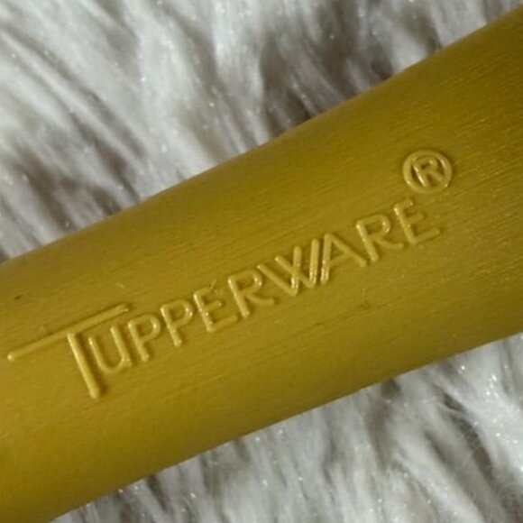 Vintage 4pc Tupperware Mustard Yellow Salad Forks and Cups - Picture 8 of 12
